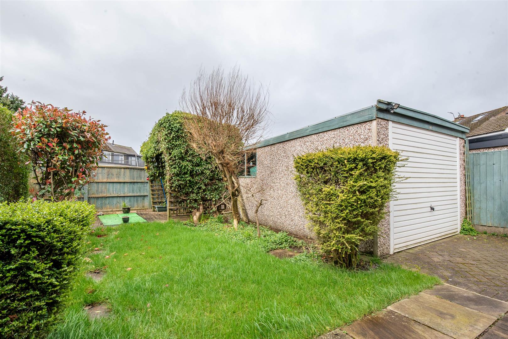 3 bed property in Langden Crescent, Preston